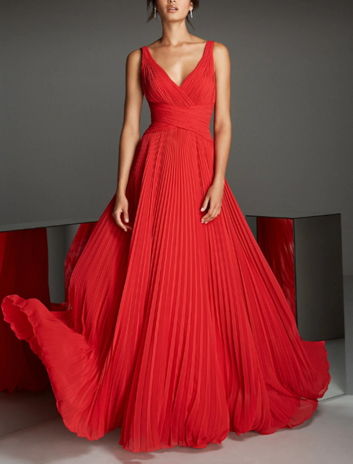Weitese A-Line Empire Red Green Dress Formal Evening Dress V Neck Sleeveless Floor Length Chiffon with Pleats