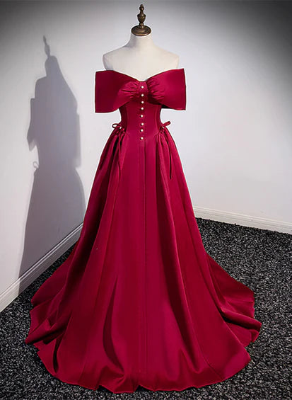 Vestido de noche largo de satén rojo vino con escote corazón