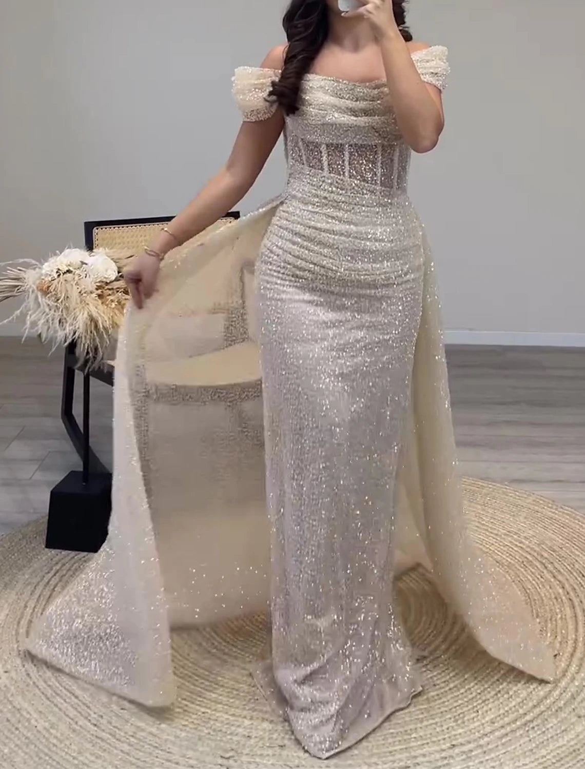 Weitese Sheath / Column Prom Dresses Elegant Dress Formal Prom Floor Length Short Sleeve Off Shoulder Sequined with Glitter Ruched