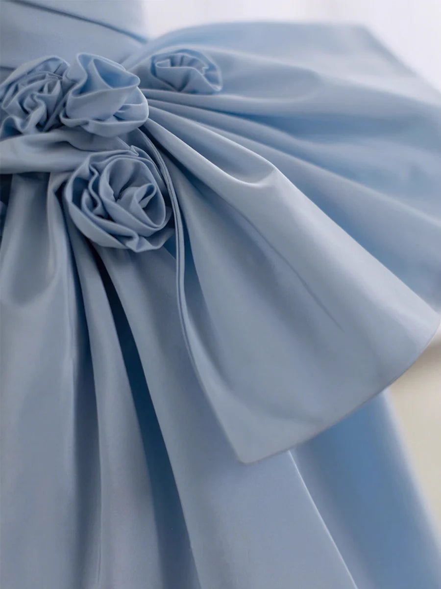 Robe de soirée longue en satin bleu ciel clair, asymétrique, avec nœud 