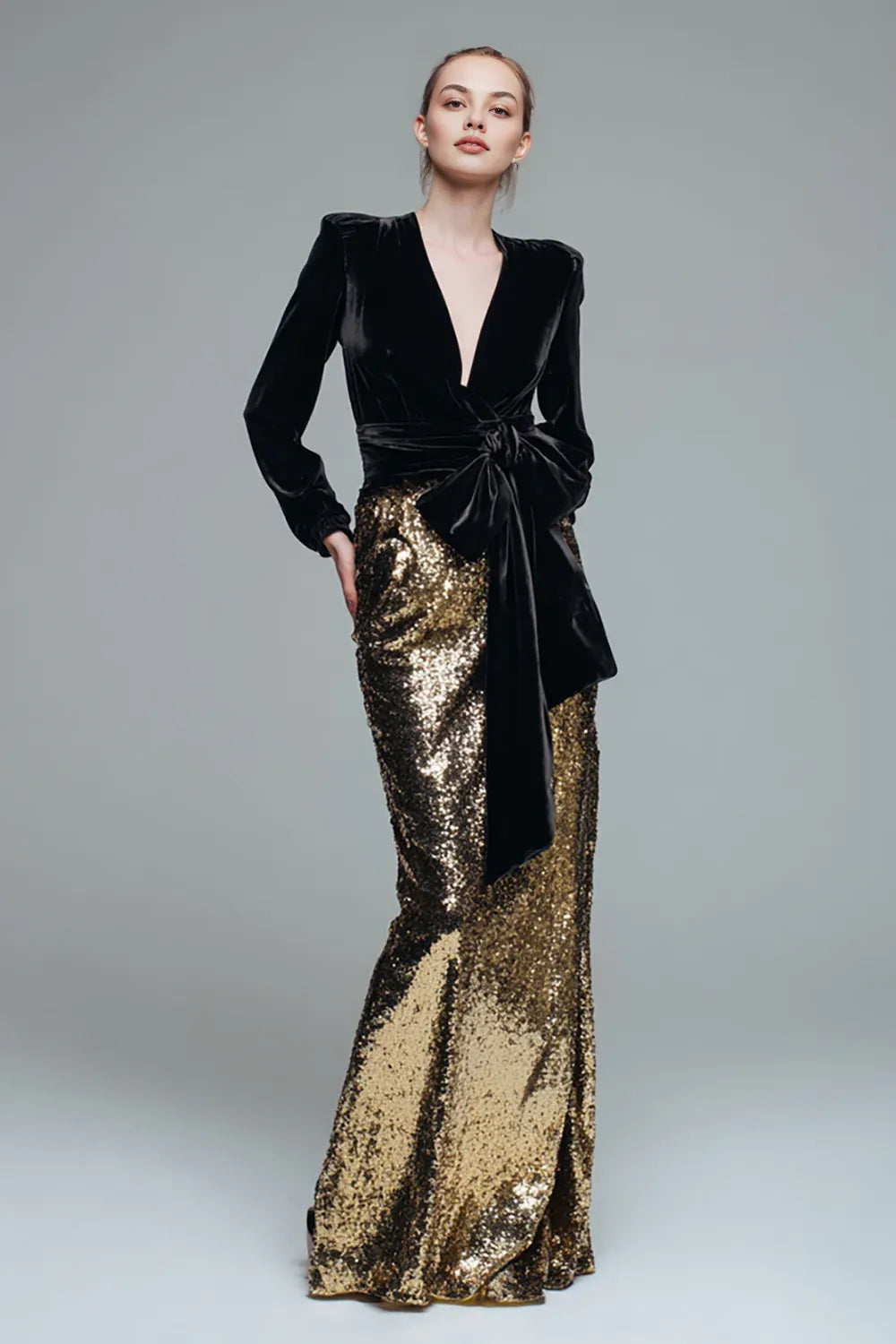Alluring Sheath/Column V Neck Long Sleeve Sequins Floor-Length Prom Dress