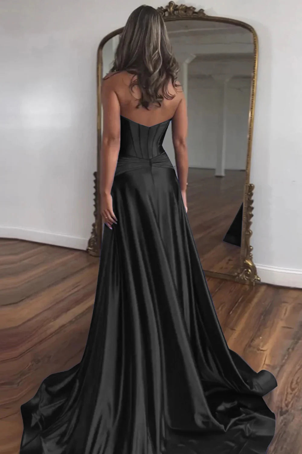 Vestido de fiesta largo de satén con escote en forma de corazón y cremallera en la espalda con abertura