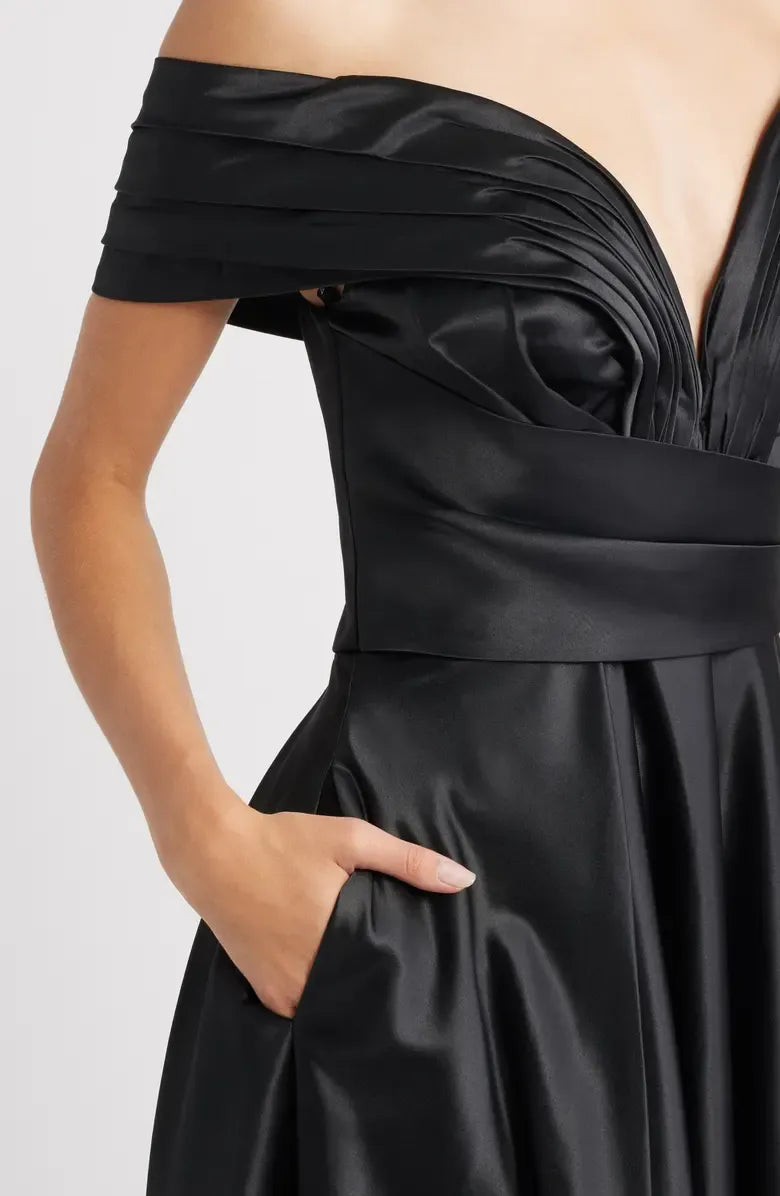 Bargain A-Line Plunge V Neck Sleeveless Satin Floor-Length Prom Dress