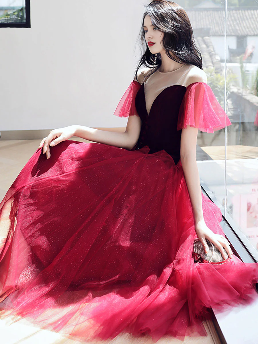 Hermosos vestidos de fiesta de tul con escote redondo, corte A, de terciopelo y longitud hasta la rodilla con mangas abullonadas 