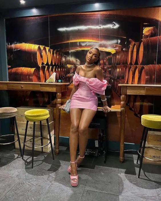 Beautiful Off Shoulder Sleeveless Bodycon Pleated Satin Short/Mini Homecoming Dress