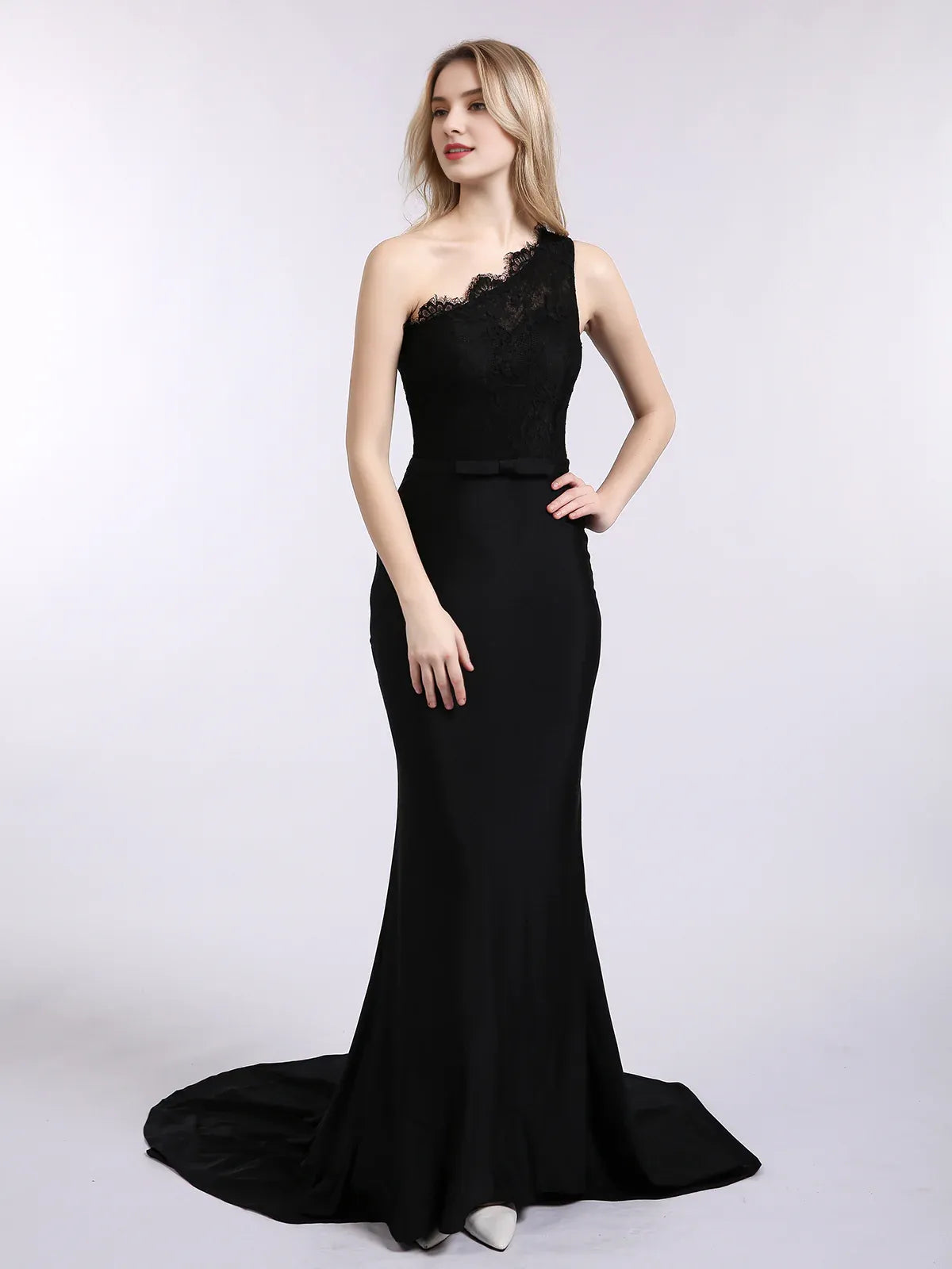 Magnifique robe de bal sirène asymétrique sans manches avec traîne en dentelle 