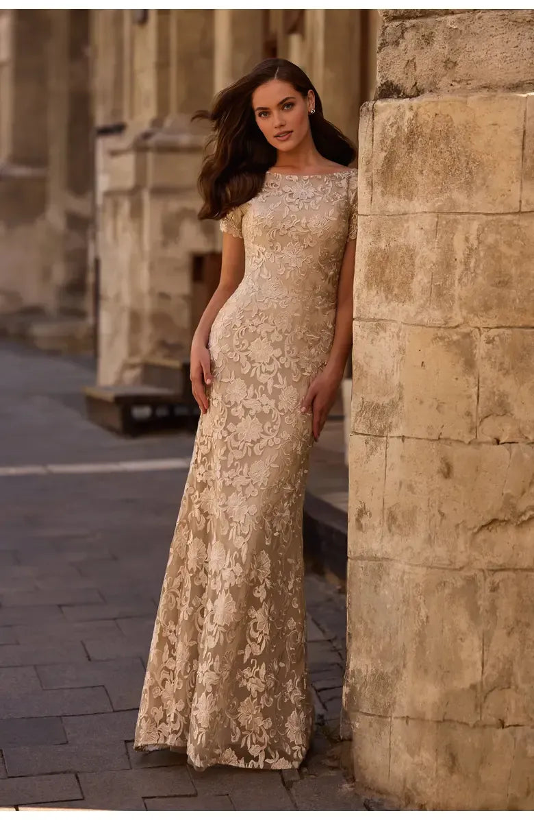 Beautiful Sheath Scoop Neck Short Sleeves Zipper Up Floor-Length Mother of the Bride Dress