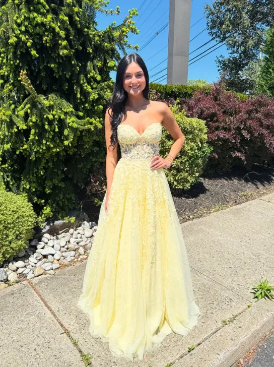Beautiful Sweetheart Sleeveless A-line Appliques Tulle Sweep Train Prom Dress
