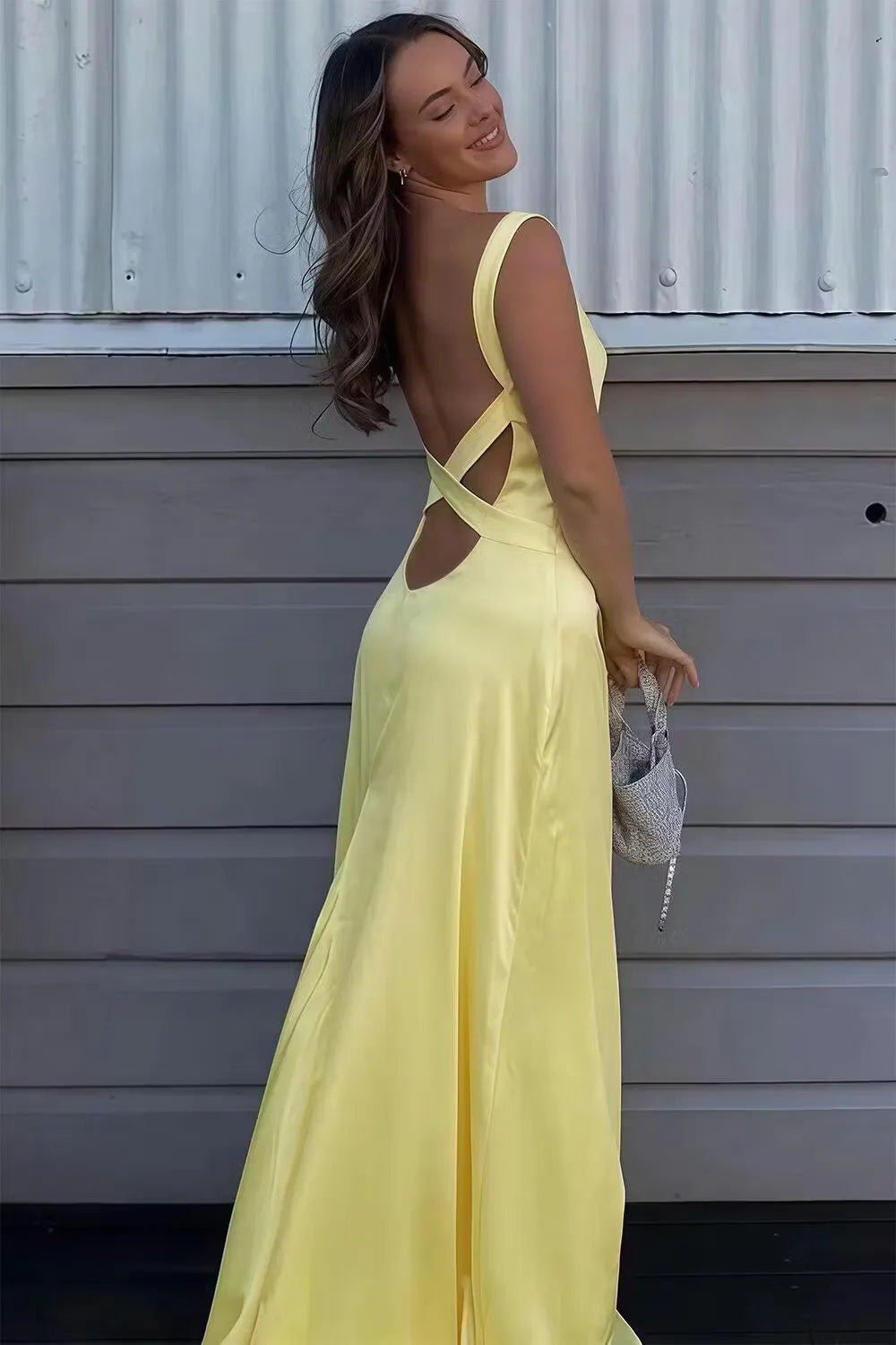 Beautiful V Neck Sleeveless Mermaid Satin Pleated Long Prom Dress