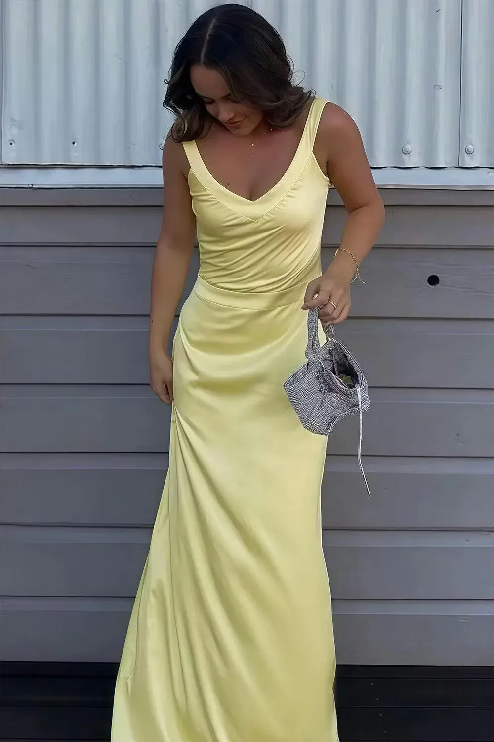 Beautiful V Neck Sleeveless Mermaid Satin Pleated Long Prom Dress