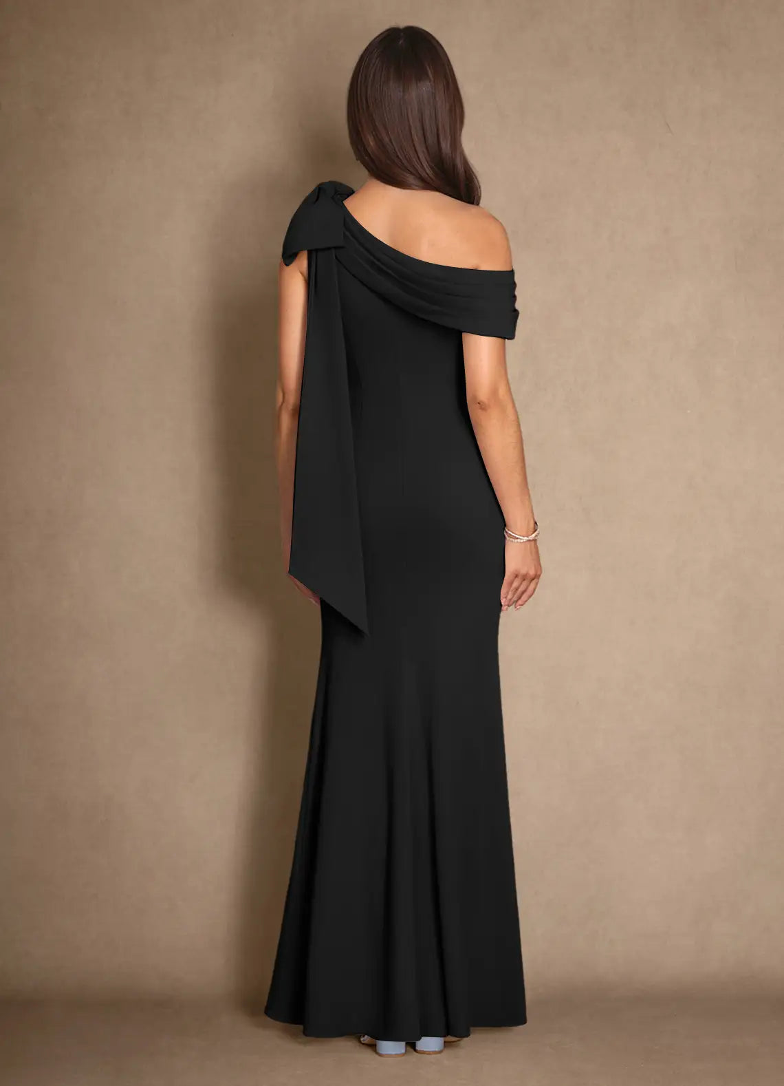 Black Mermaid Pleated Floor-Length Dress Cold Shoulder Sleeve Solid Color Elegant Mother of the Bride Dress