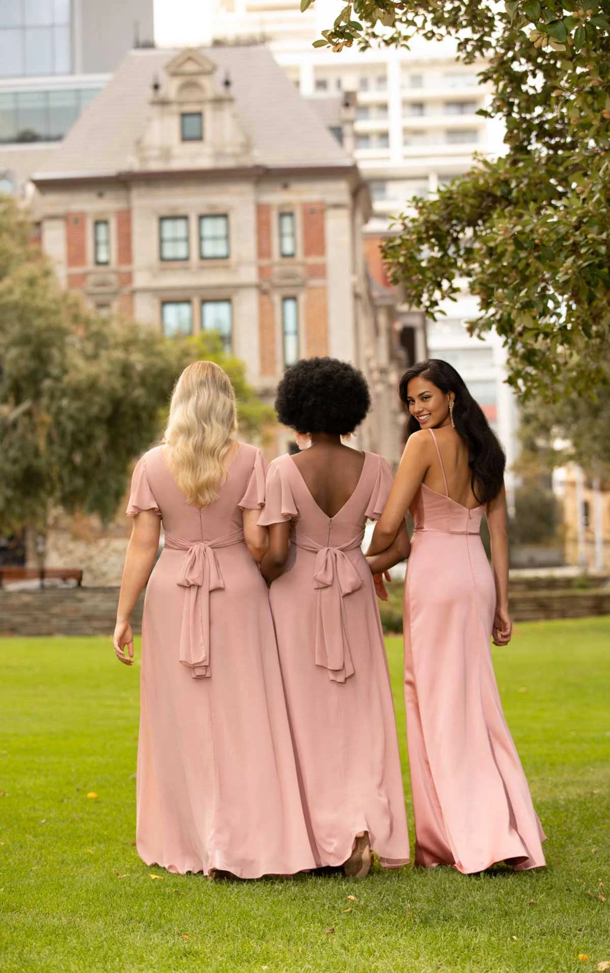 Weitese Prom Shop Dresses Soft A-line Bridesmaid Gown with Plunging V-Neckline and Spaghetti Straps Formal Women's Dresses