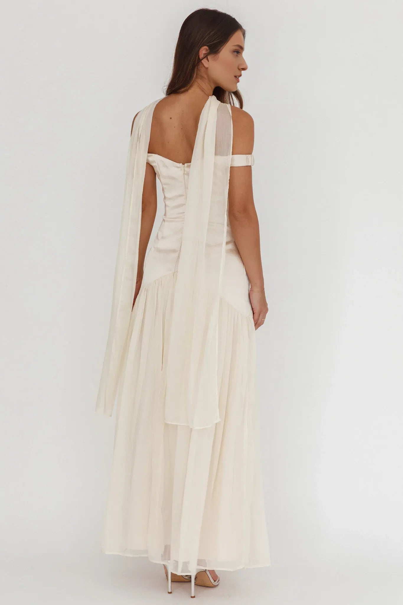 Weitese Dress Elegant Light Green Gown Off Shoulder Design Satin Bodice Chiffon Skirt and Halter Neck Scarf Prom Dress