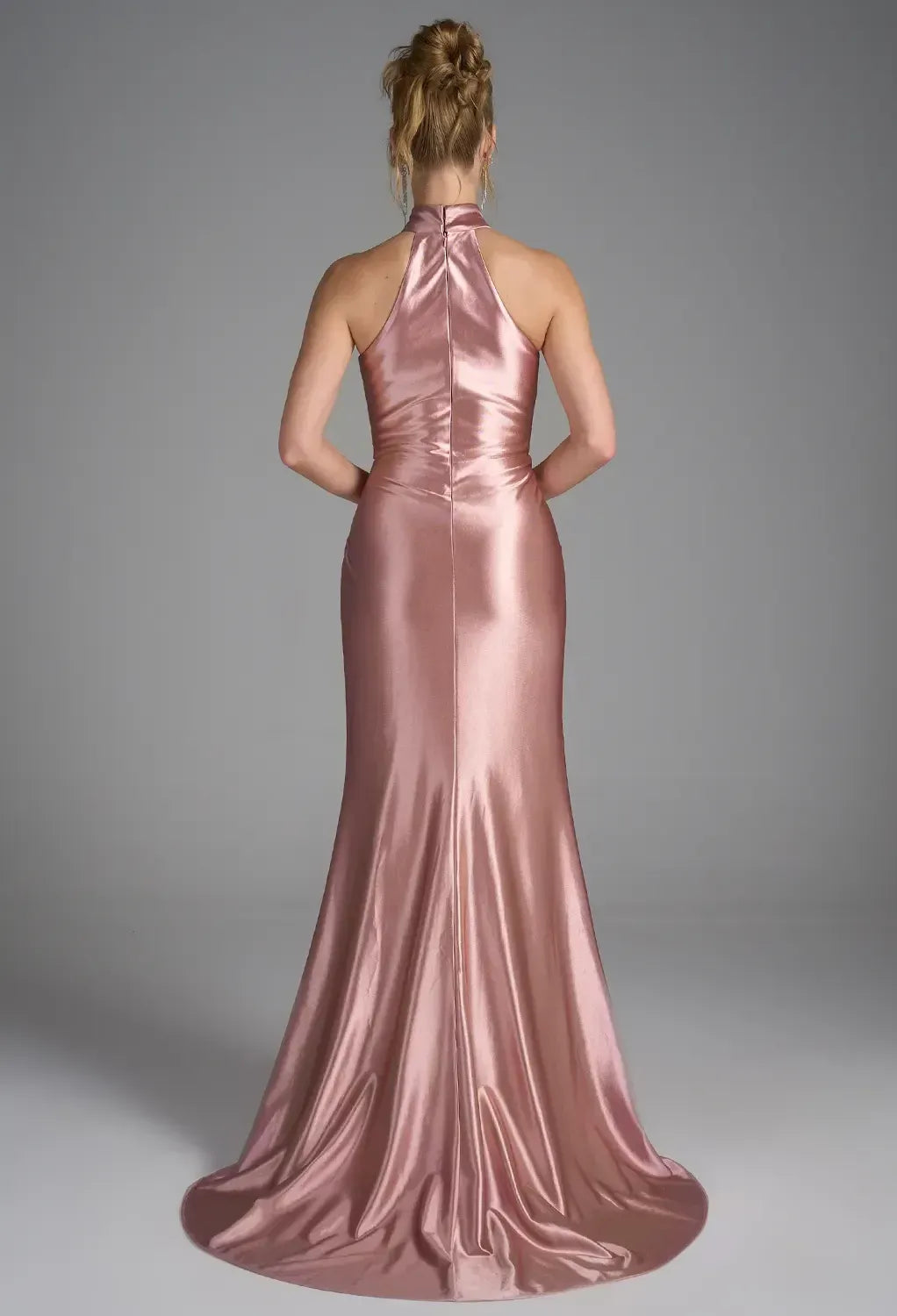 Charming Mermaid Halter Neck Sleeveless Pleated Satin Floor Length Prom Dress