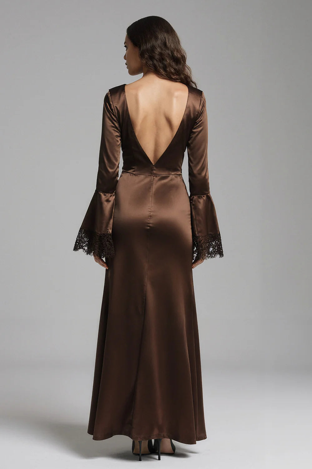 Charming Mermaid/Trumpet V-Neck Long Sleeve Satin Floor-Length Prom Dress