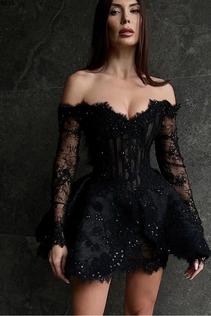 Charming Strapless Sleeveless A-Line Tulle Lace Appliques Short-Mini Homecoming Dress
