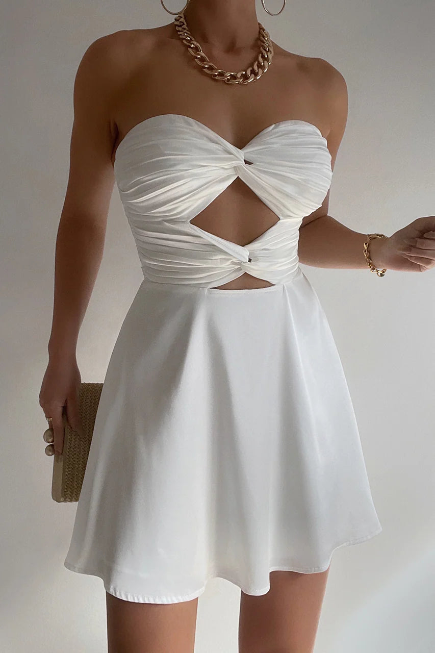 Charming A-Line/Princess Strapless Sleeveless Lace Up Short-Mini Homecoming Dress