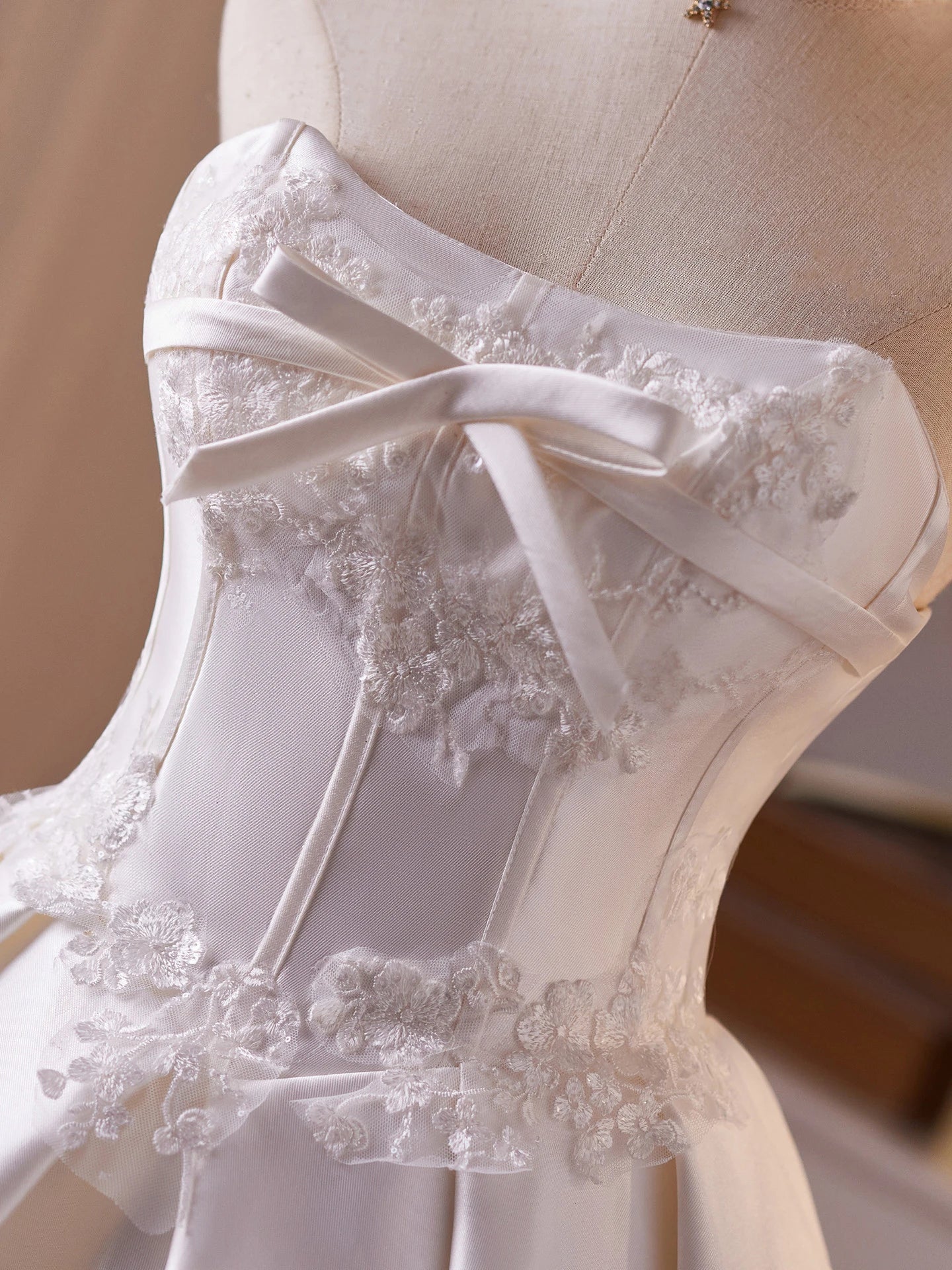 Charming A-Line Strapless Corset Lace Bow Satin Ivory Short Mini Homecoming Dress