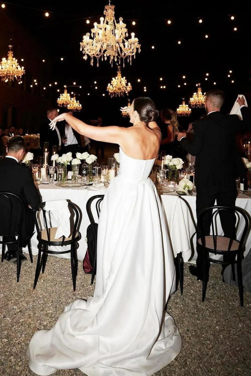 Charmante robe de mariée trapèze bustier longue traîne avec fente sur le devant/sans voile