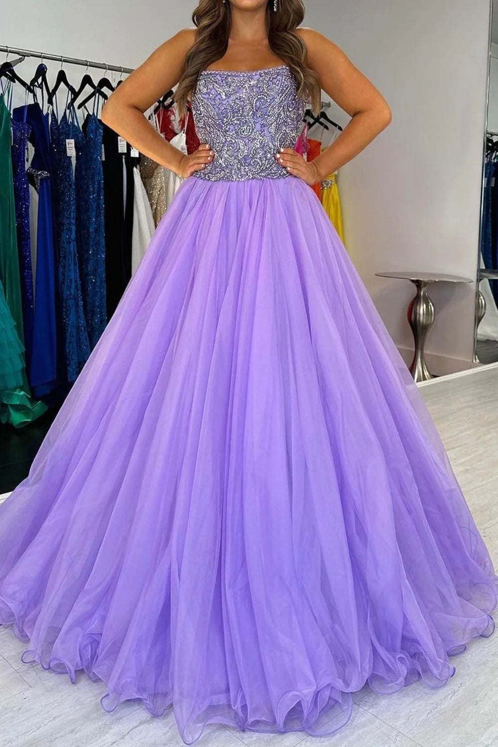 Charmante robe de bal longue en tulle sans bretelles avec perles