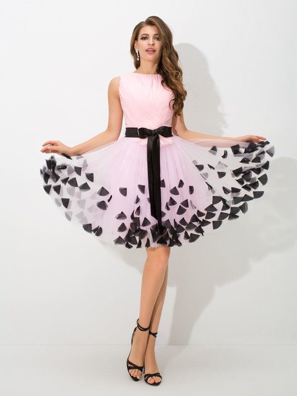 Weitese A-Line Princess high neck cocktail dress with bowknot detail, front view.