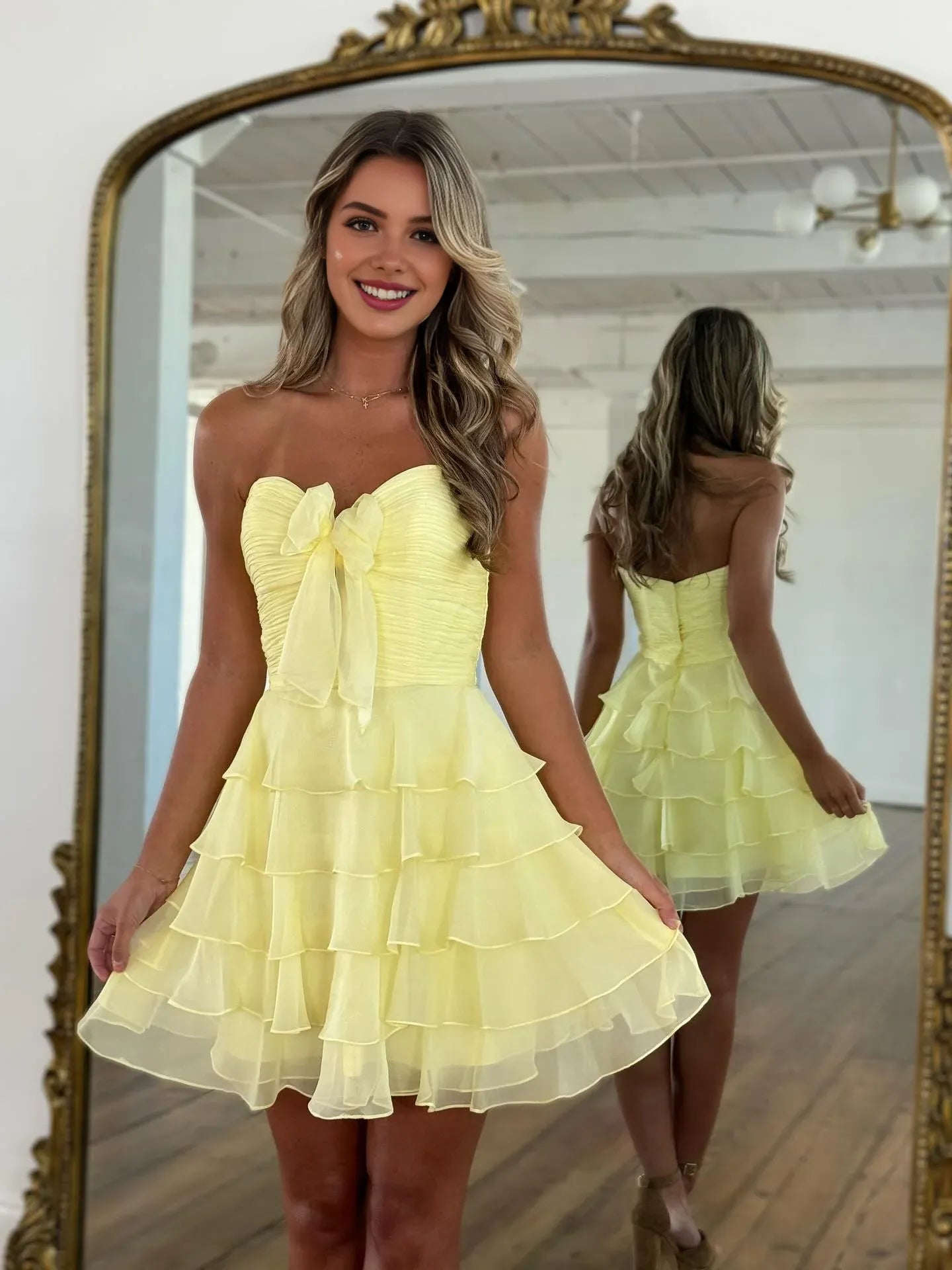 Chic A-Line/Princess Sweetheart Sleeveless Zipper Up Short-Mini Homecoming Dress