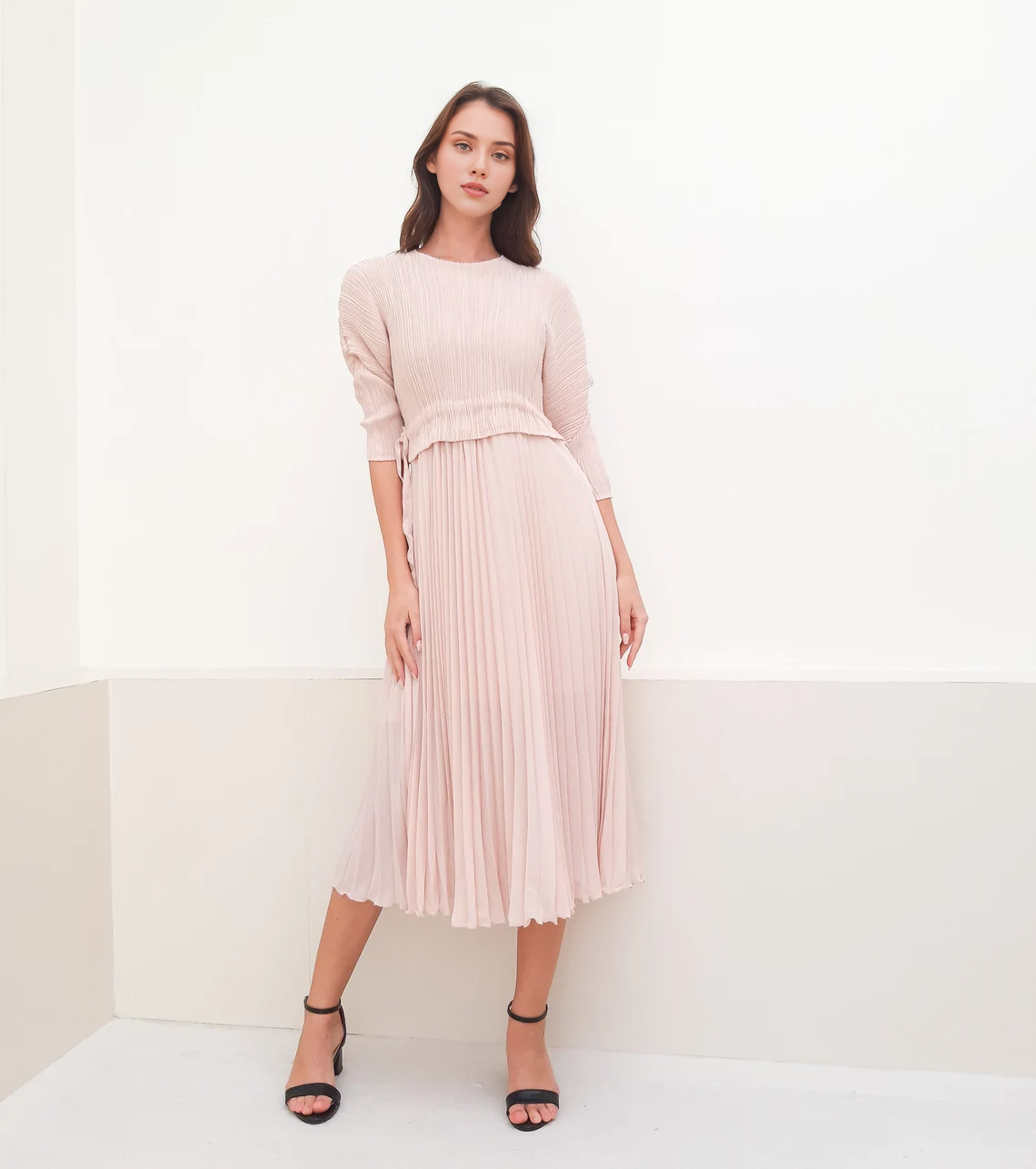 Chic A-line Pleated Short Sleeves Round Neck Tea-Length Prom Party Cocktail Dress