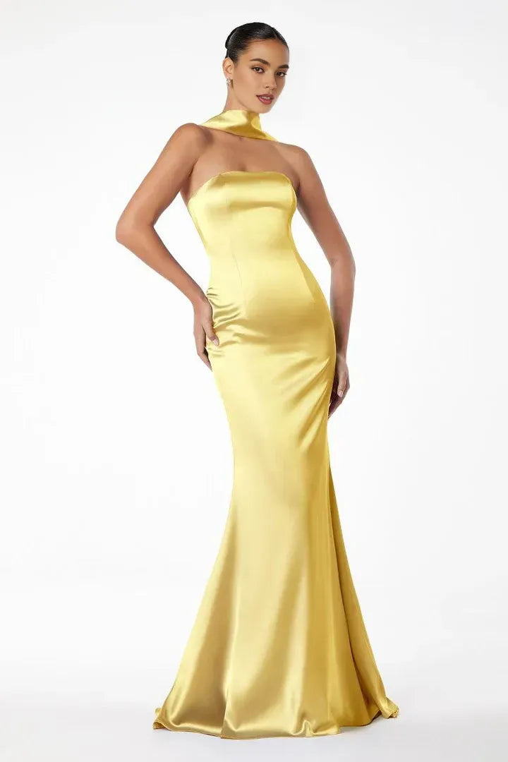 Chic Fitted Strapless Sleeveless Satin Floor-Length Prom Dress