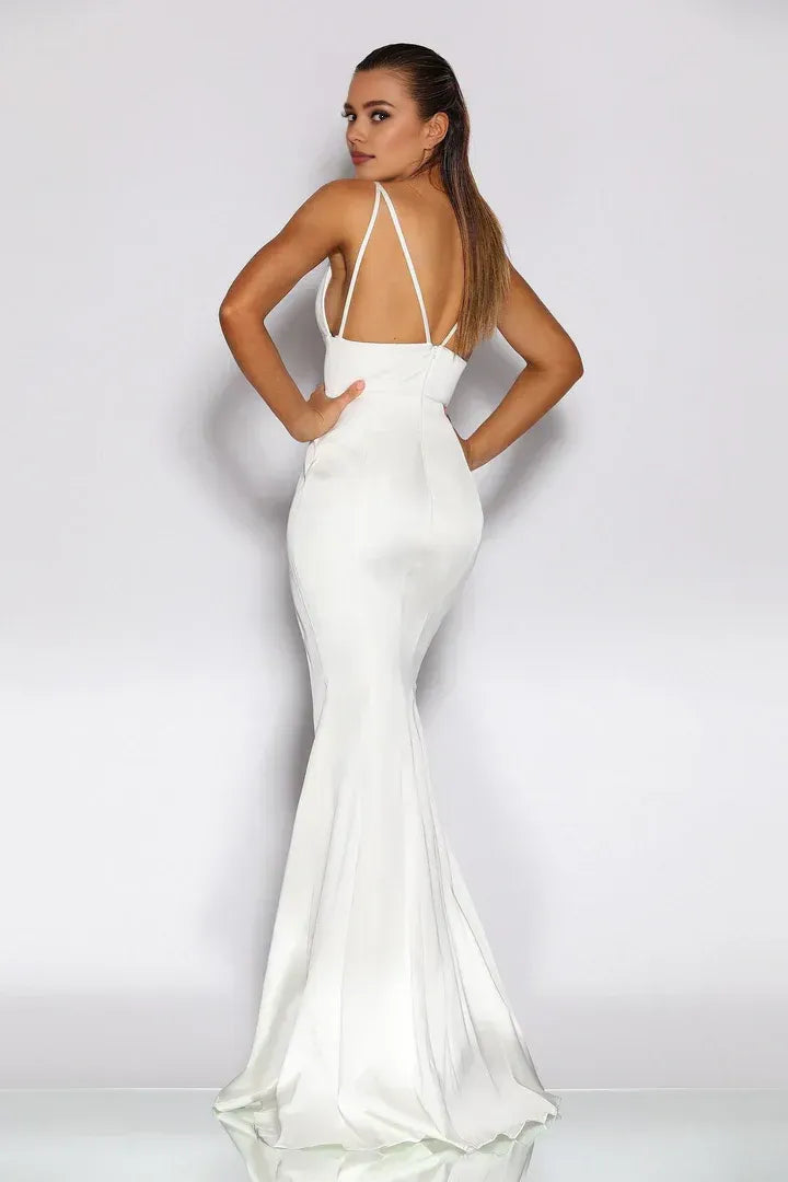 Chic Mermaid/Trumpet V Neck Sleeveless Satin Sweep/Brush Train Prom Dress
