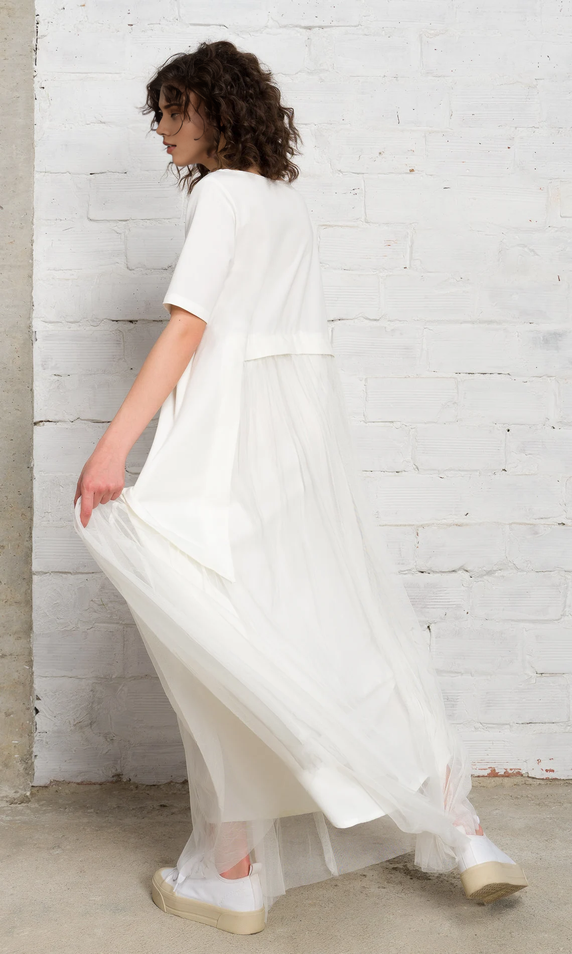 Vestido elegante de tul con cuello redondo, corte A, mangas cortas y largo hasta el suelo para fiesta de graduación 