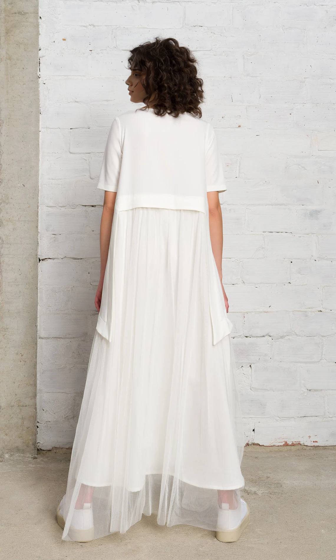 Vestido elegante de tul con cuello redondo, corte A, mangas cortas y largo hasta el suelo para fiesta de graduación 