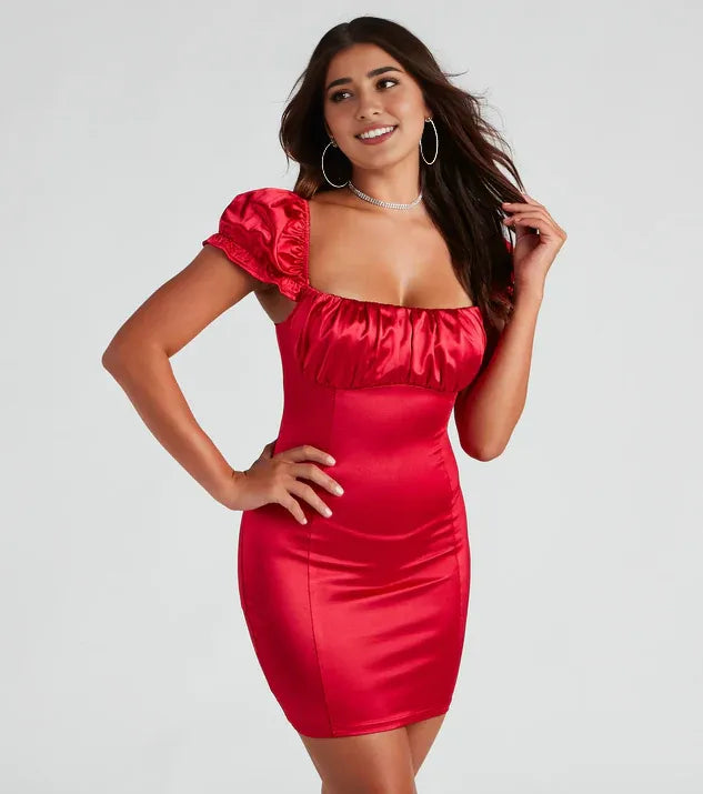 Chic Sheath/Column Square Neck Short Sleeves Zipper Up Short-Mini Homecoming Dress