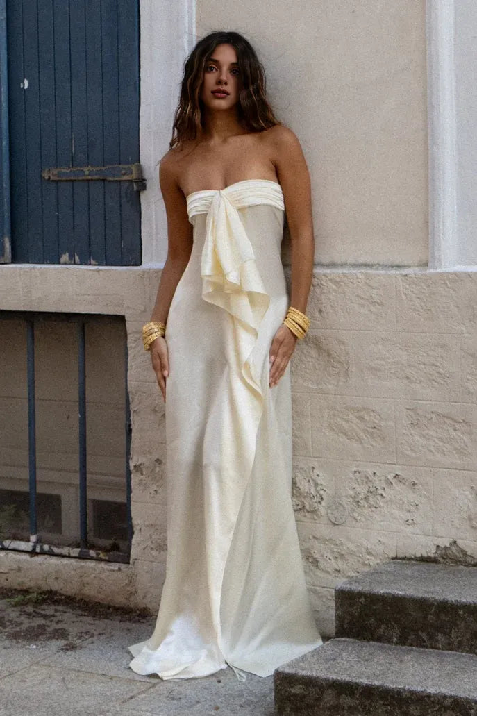 Chic Sheath/Column Strapless Sleeveless Satin Slit Sweep Train Party Dress