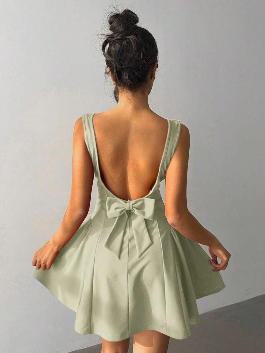 Chic A-Line Square Neck Bow Back Solid Color Sage Green Mini Homecoming Dress