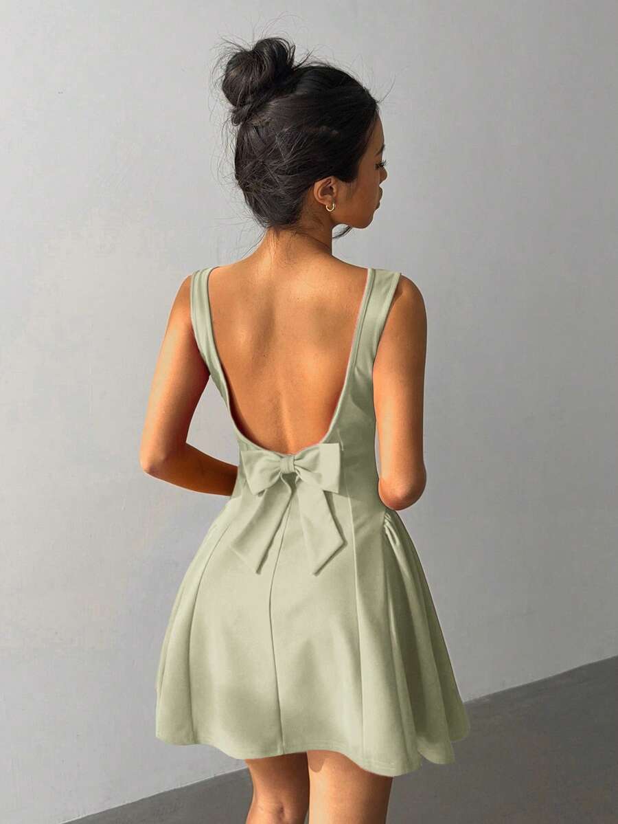 Chic A-Line Square Neck Bow Back Solid Color Sage Green Mini Homecoming Dress