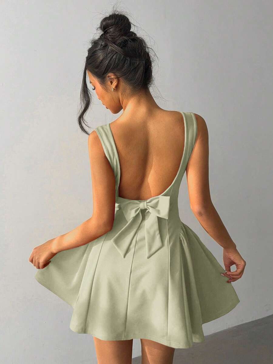 Chic A-Line Square Neck Bow Back Solid Color Sage Green Mini Homecoming Dress