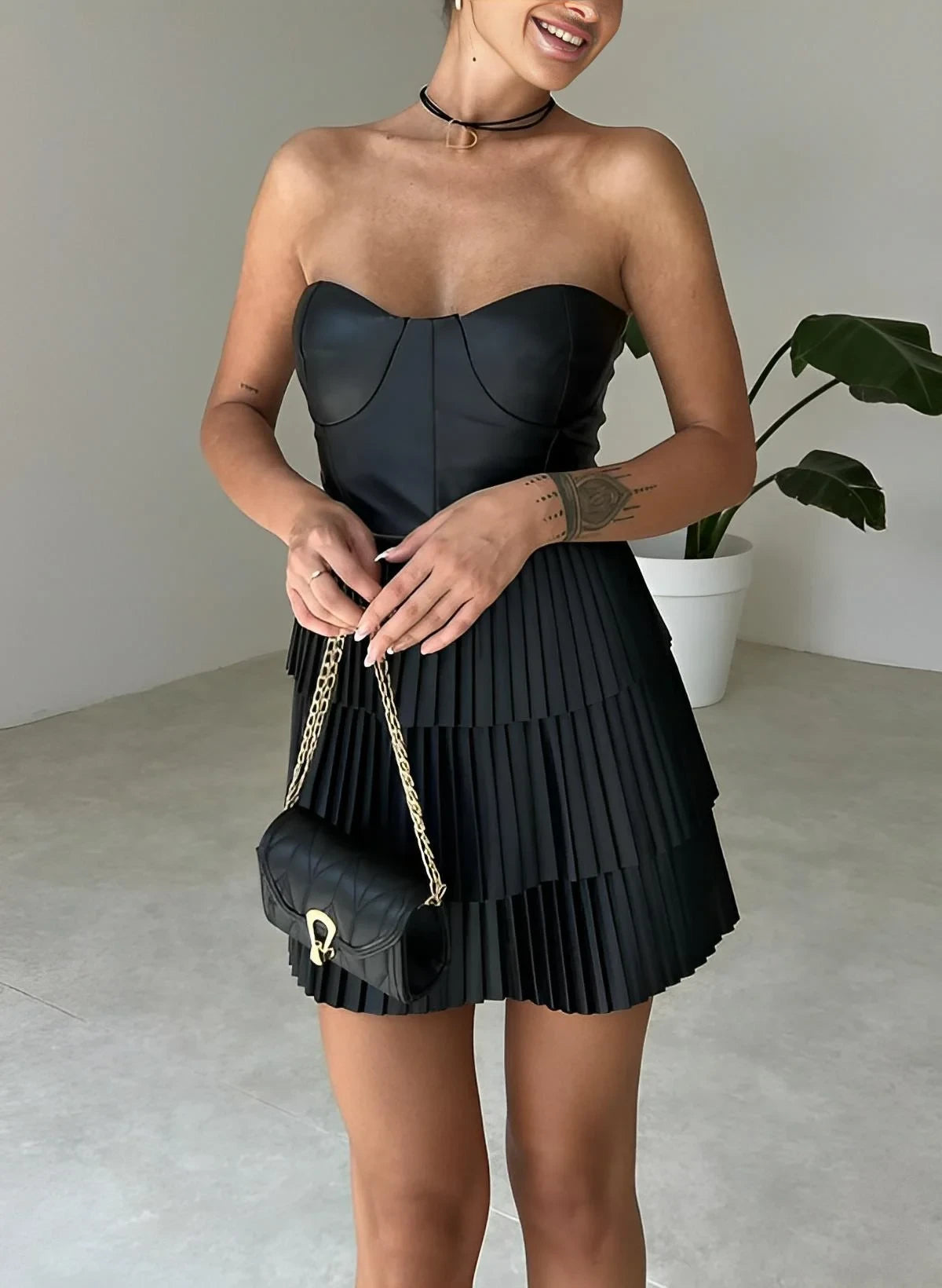 Chic A-Line Strapless Sleeveless Pleated Tiered Black Mini Homecoming Dress For Ladies