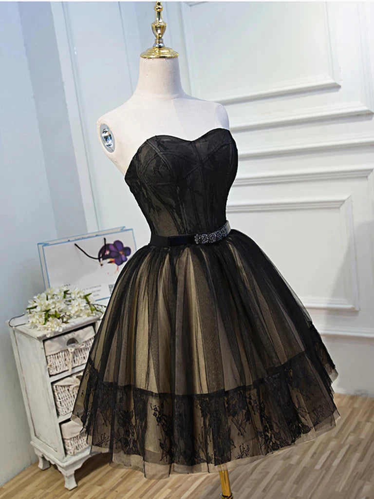 Chic A-Line Sweetheart Corset Floral Lace Tulle Black Short Homecoming Dress