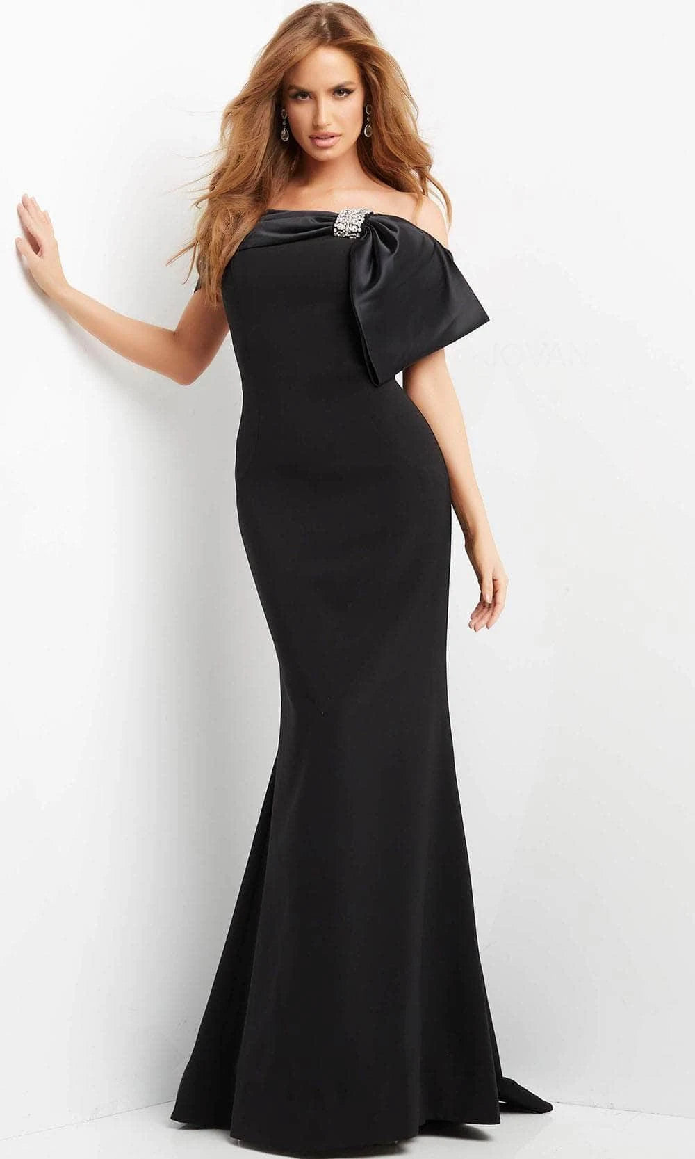 Chic Mermaid Off-Shoulder Bow Embellished Crystal Black Floor-Length Prom Dress
