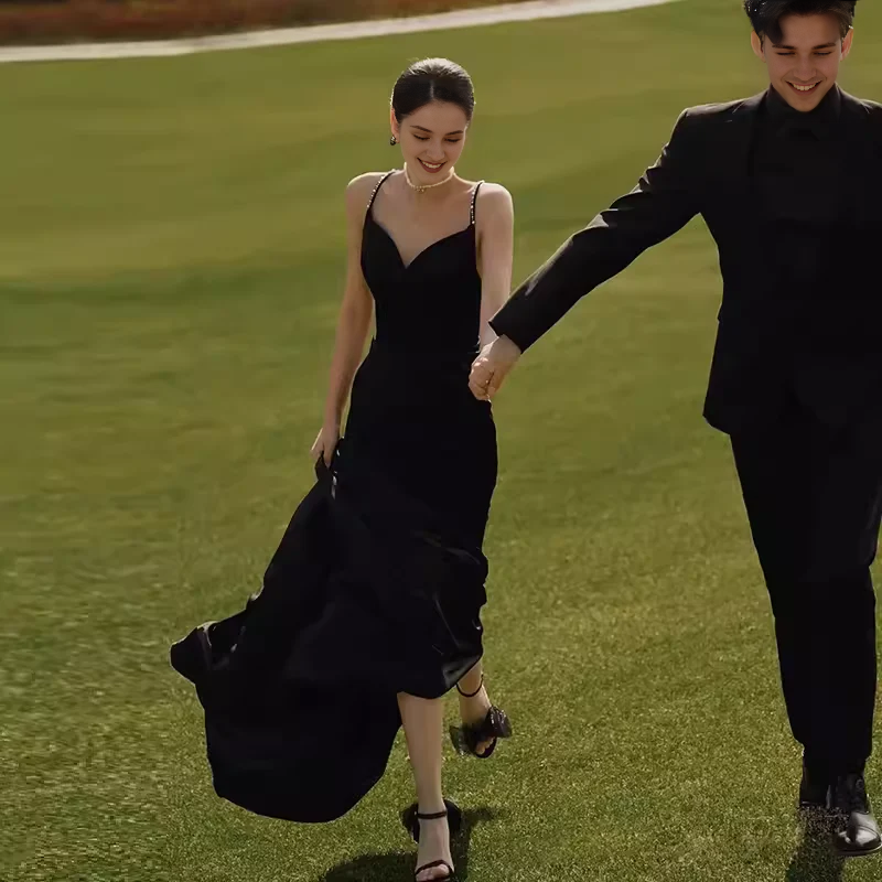 Robe de bal sirène classique à bretelles spaghetti, sans manches, dos nu, en satin 