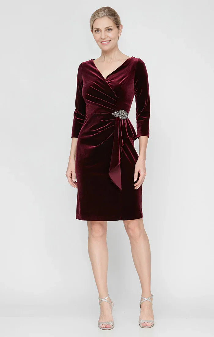 Classic Sheath V Neck Long Sleeve Velvet Knee-Length Mother of the Bride Dress