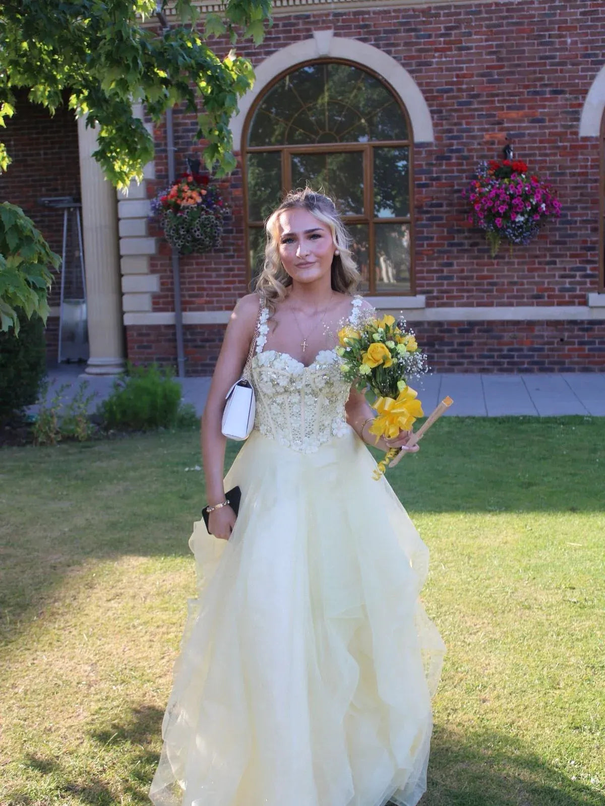 Cute Spaghetti Straps Sleeveless A-Line Appliques Tulle Floor-Length Prom Dress