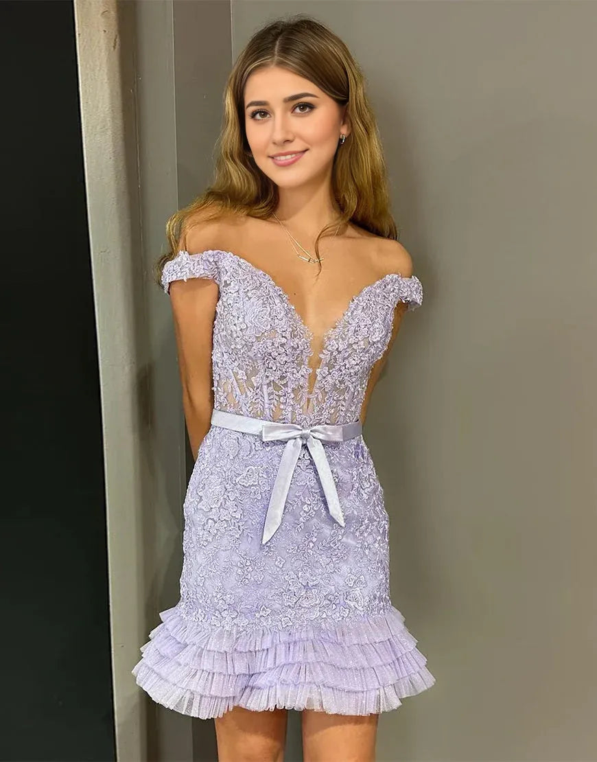 Jolie robe de soirée moulante en dentelle à épaules dénudées avec ceinture et appliqués