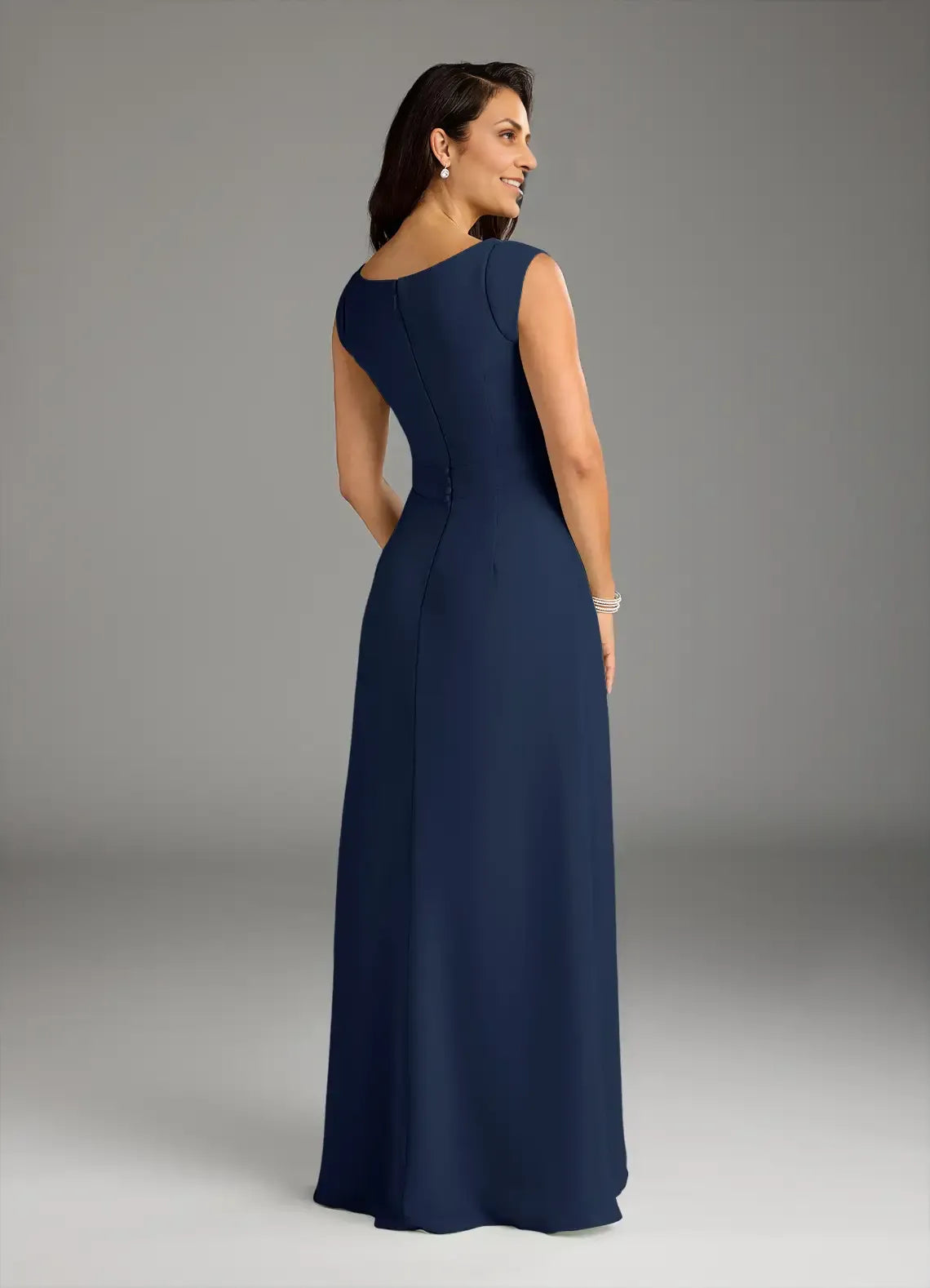 Dark Navy A-Line Lace Floor-Length Dress Sleeveless Solid Color Elegant Scoop Neck Mother of the Bride Dress