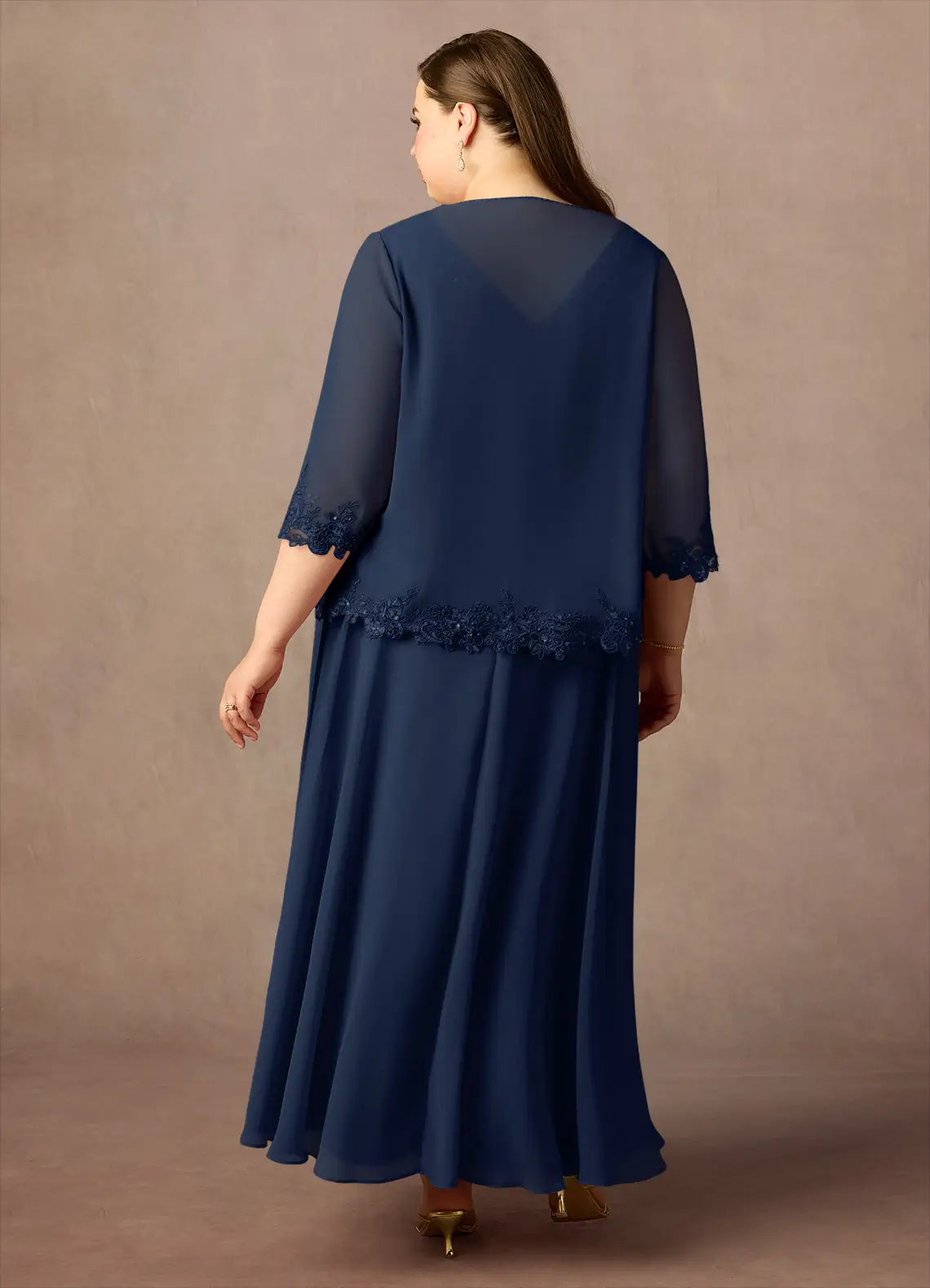 Robe Weitese Couleur unie Bleu marine foncé A-ligne Paillettes Mousseline Grande taille Robe mère de la mariée Longueur cheville Manches trois-quarts Col en V Dos en V Robe mère de la mariée 