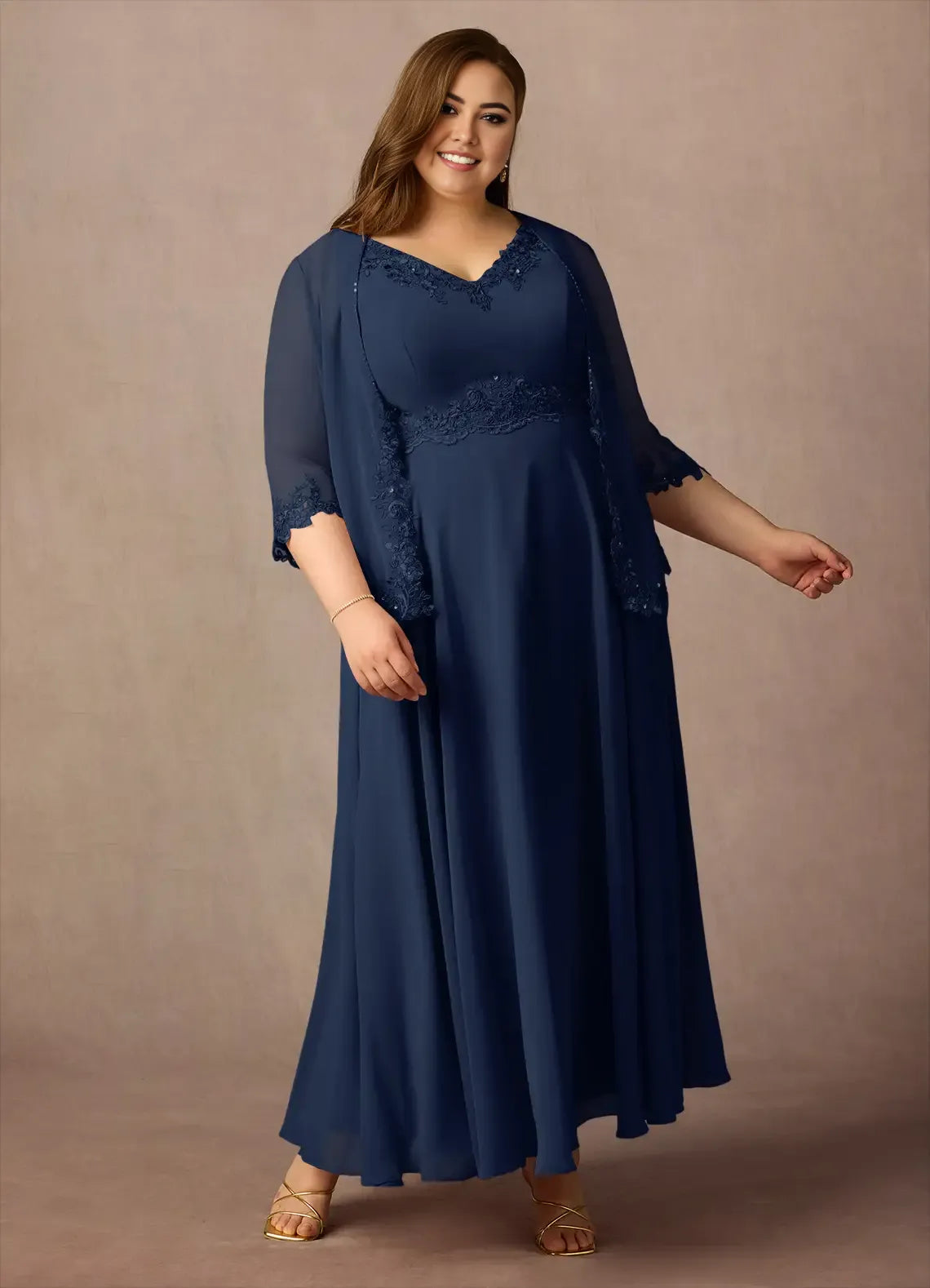 Robe Weitese Couleur unie Bleu marine foncé A-ligne Paillettes Mousseline Grande taille Robe mère de la mariée Longueur cheville Manches trois-quarts Col en V Dos en V Robe mère de la mariée 