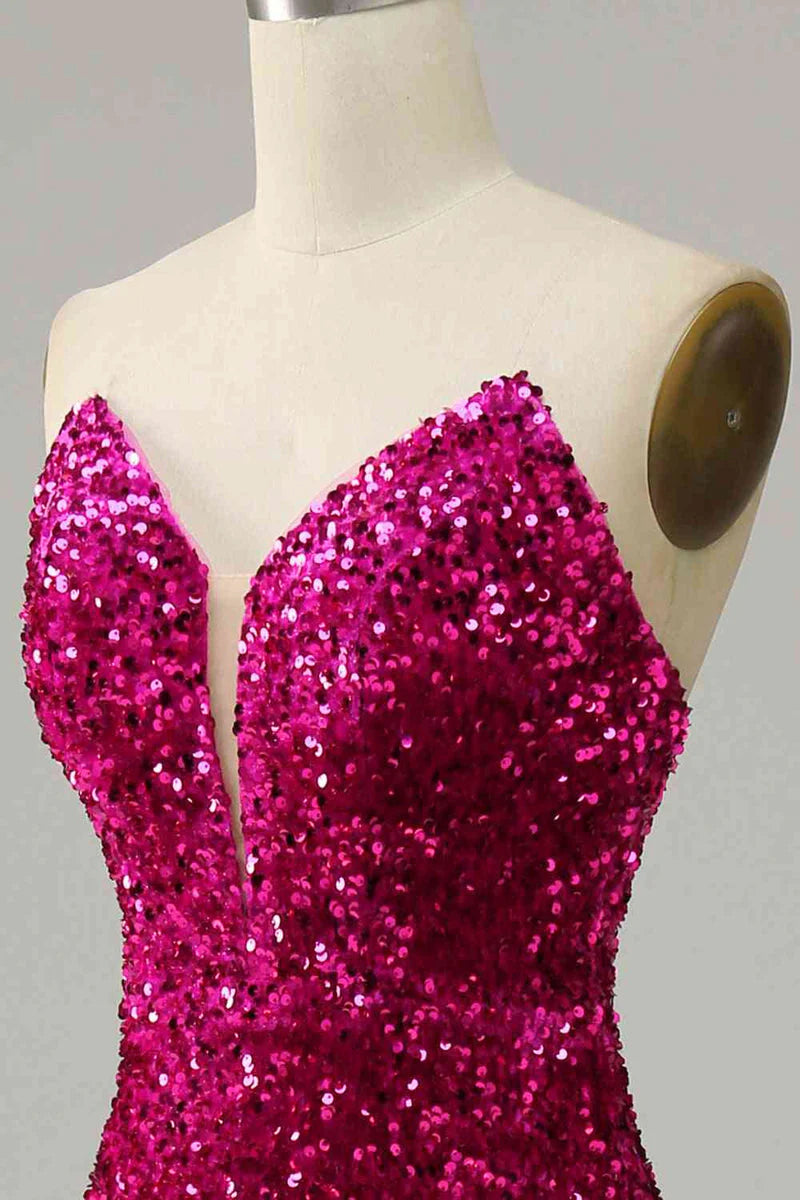 Robe de soirée magenta à décolleté en V profond et paillettes, épaules dénudées, sans bretelles et fente