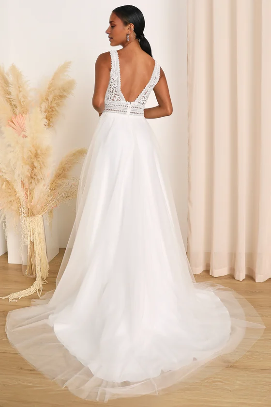 Robe de mariée trapèze en tulle, col en V profond, sans manches, dentelle blanche, dos nu, avec traîne
