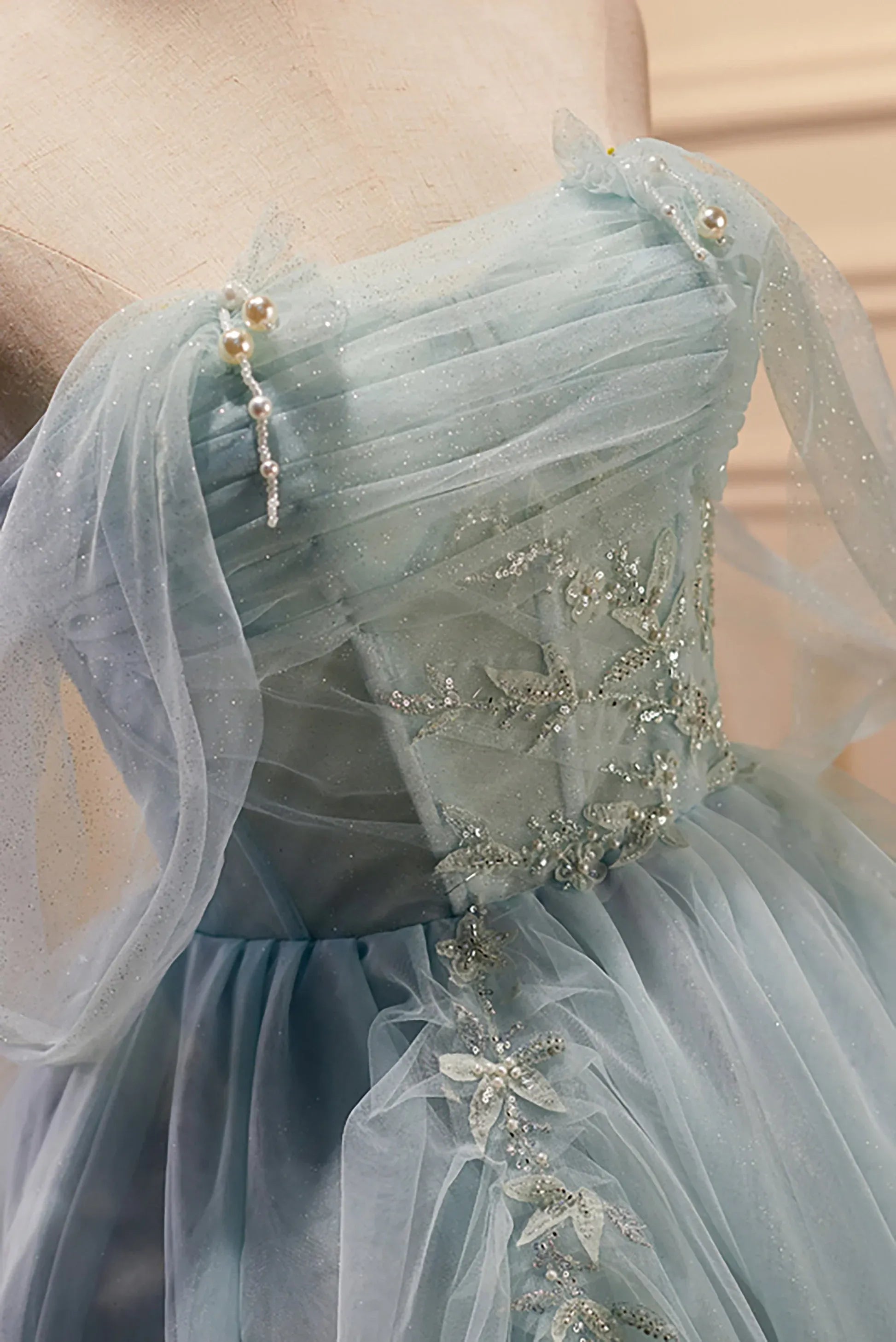 Dreamy Ball Gown Off Shoulder Short Sleeve Tulle Mini Party Dress