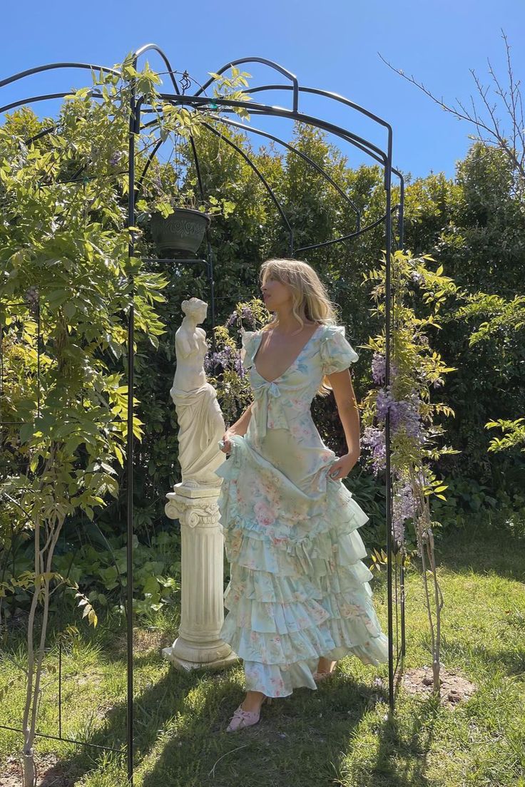 Dress For Formal Blue Floral V-neck Sexy Elegant Long Ruffled Ball Gown Evening Dress Garden Party Dress  Stores With Prom Dresses